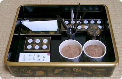 乱箱に組み付けた香道具一式